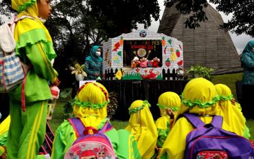 Cara Unik Kenalkan Pajak ke Anak-Anak, Lewat Sandiwara Boneka Harri Razali Tax Consuting - Konsultan Pajak Jakarta Cara Unik Kenalkan Pajak ke Anak-Anak, Lewat Sandiwara Boneka Harri Razali Tax Consuting - Konsultan Pajak Jakarta